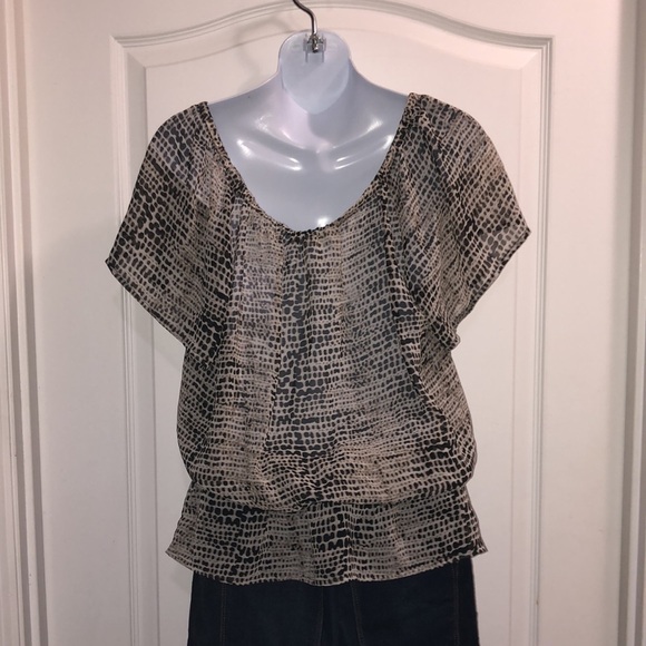 Calvin Klein Printed Sheer Peplum Top - Picture 2 of 8